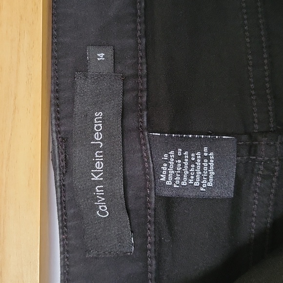 Women's black stretch ankle length Calvin Klein jeans - Picture 2 of 5